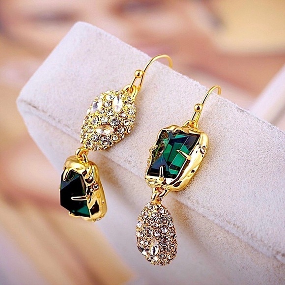 ALEXIS BITTAR Double Drop Mismatched Green Crystal Dangle Earrings - Picture 2 of 12